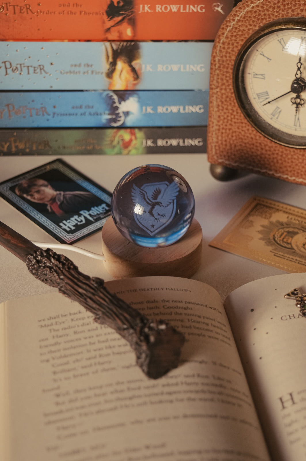 Harry Potter Hogwarts House LED Lamp | Gryffindor, Slytherin, Ravenclaw & Hufflepuff | Wizard-Themed Decorative Light