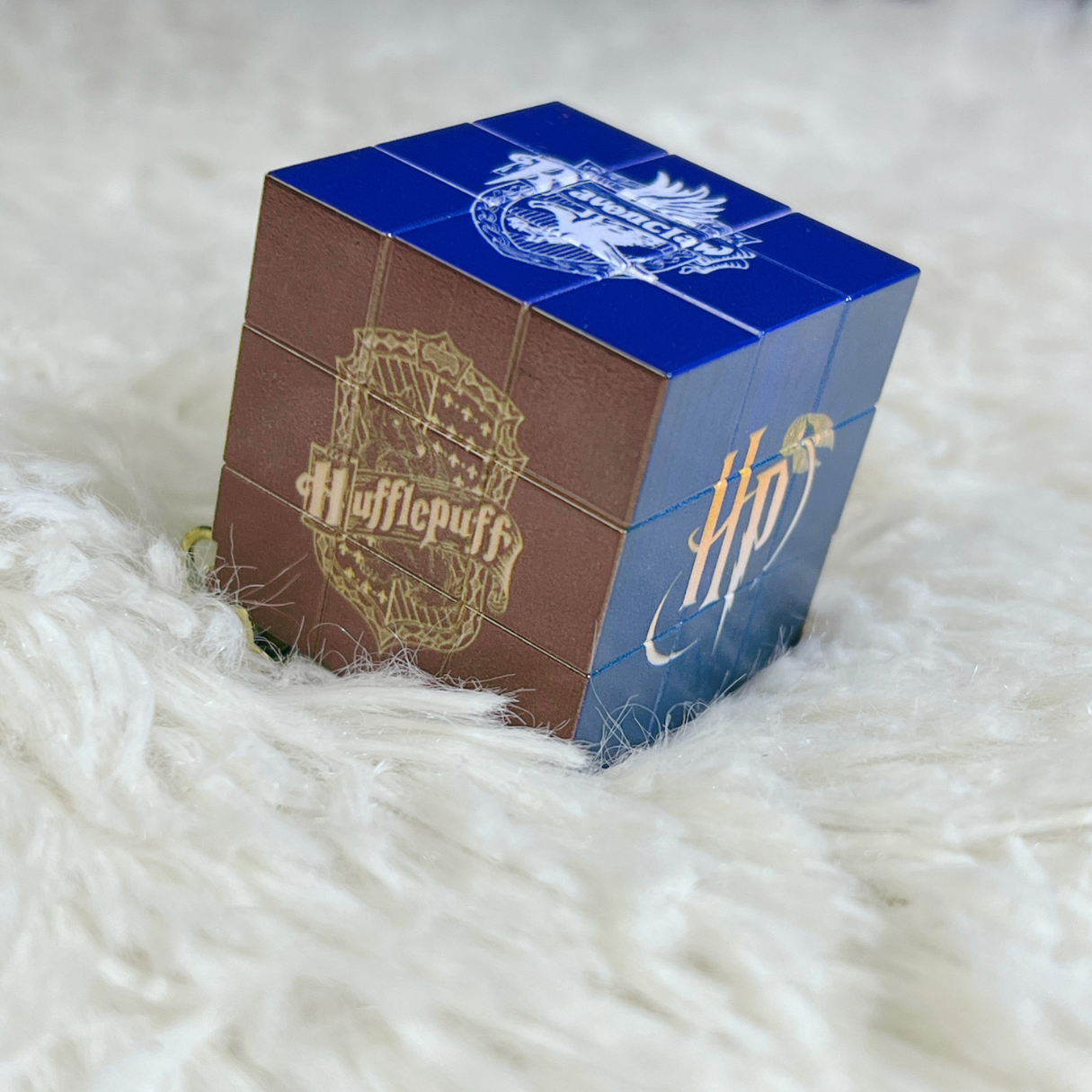 Harry Potter Magic Cube Keychain – Mini Rubix Cube with Golden Snitch Charm