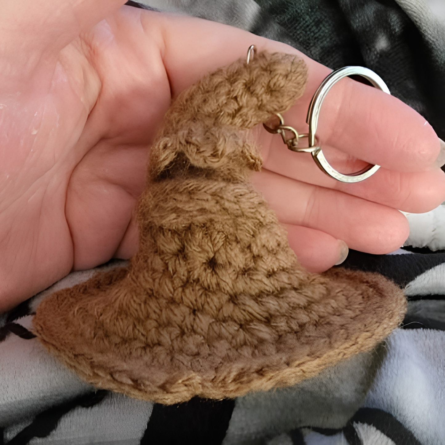 Handmade Sorting Hat Inspired Crochet Keychain – Soft Wizard Hat Amigurumi Plush Bag Charm